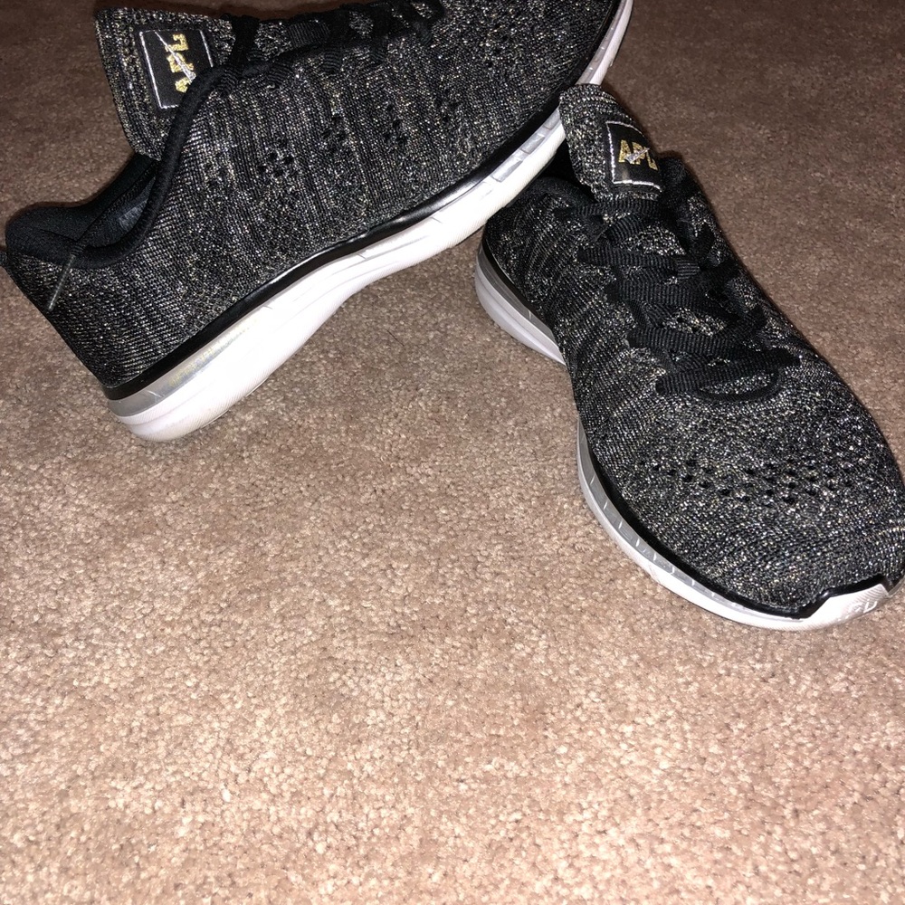 APL running shoes